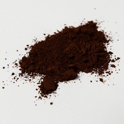 Umbra pálená (práškový pigment)